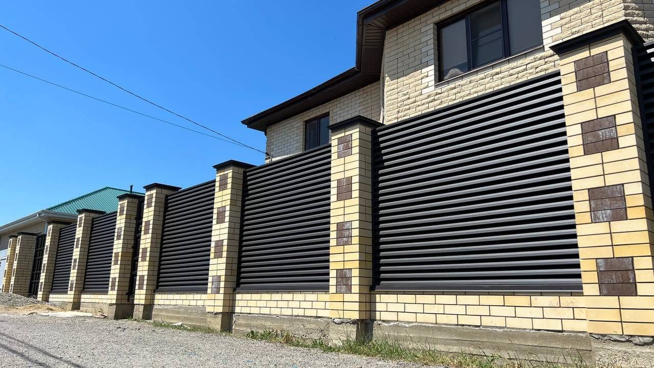 Забор-жалюзи 45м RAL8019 Темный Шоколад матовый в Нижнем Новгороде