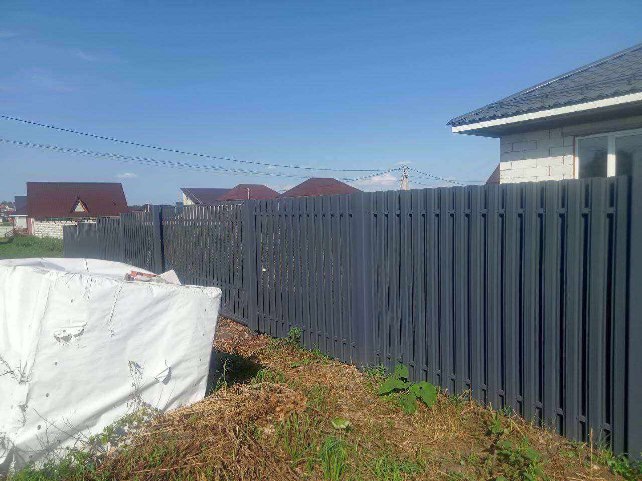 Забор из евроштакетника 21м RAL7024/7024 Серый Графит двусторонний фото 3 в Нижнем Новгороде