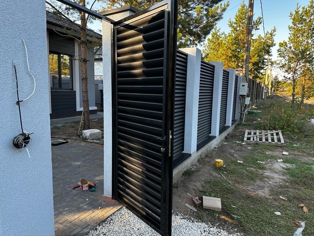 Забор-жалюзи 18м RAL9005/9005 Черный двухсторонний МАТТЕ фото 6 в Нижнем Новгороде
