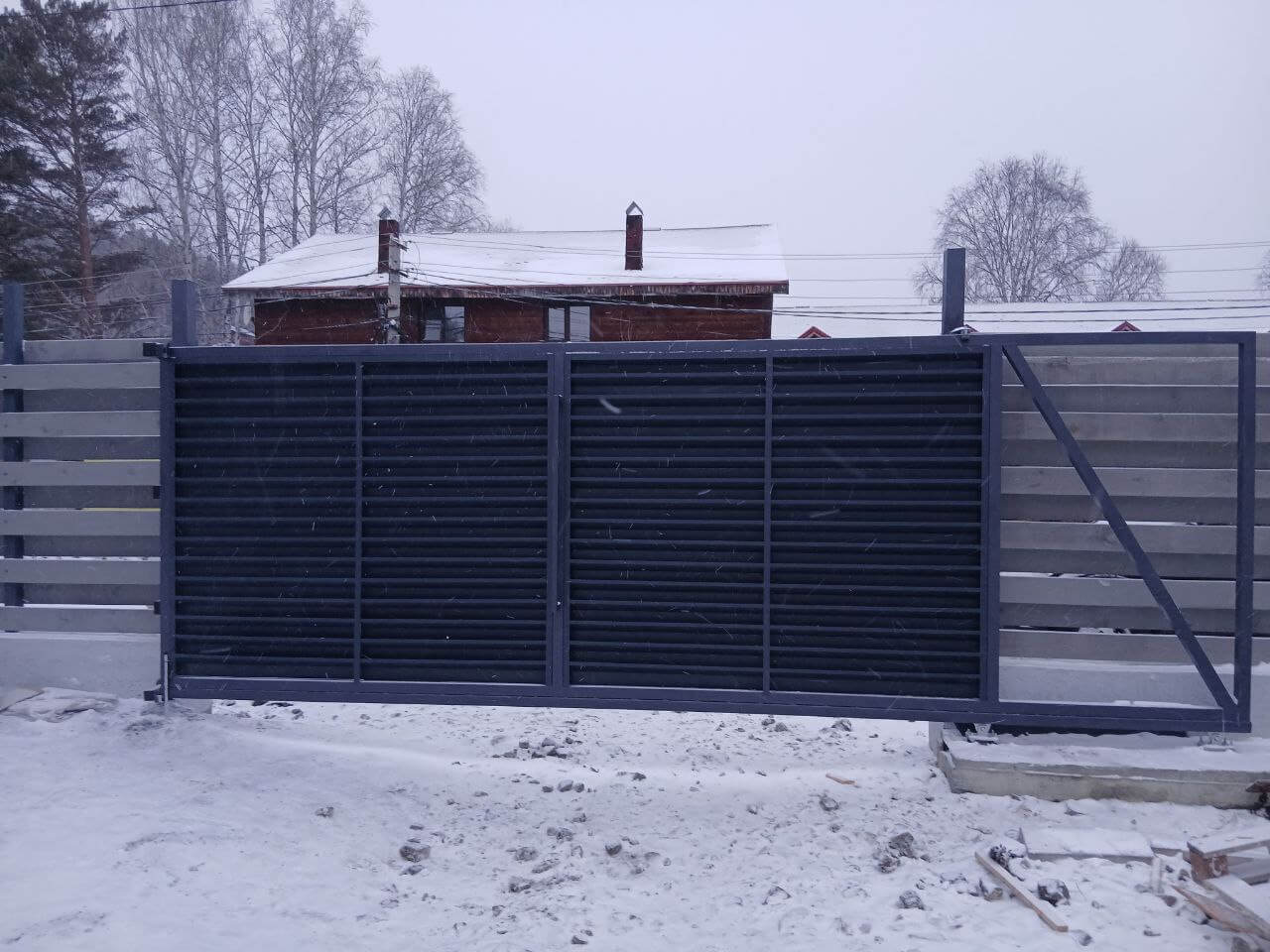Входная группа из ламелей Хай-Тек RAL7024/7024 Серый Графит двусторонний МАТТЕ фото 17 в Нижнем Новгороде