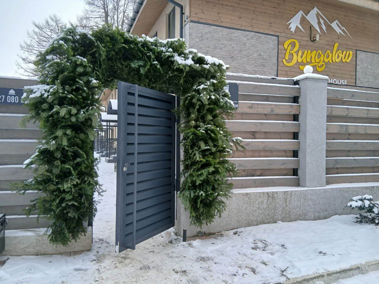Входная группа из ламелей Хай-Тек RAL7024/7024 Серый Графит двусторонний МАТТЕ фото 15 в Нижнем Новгороде