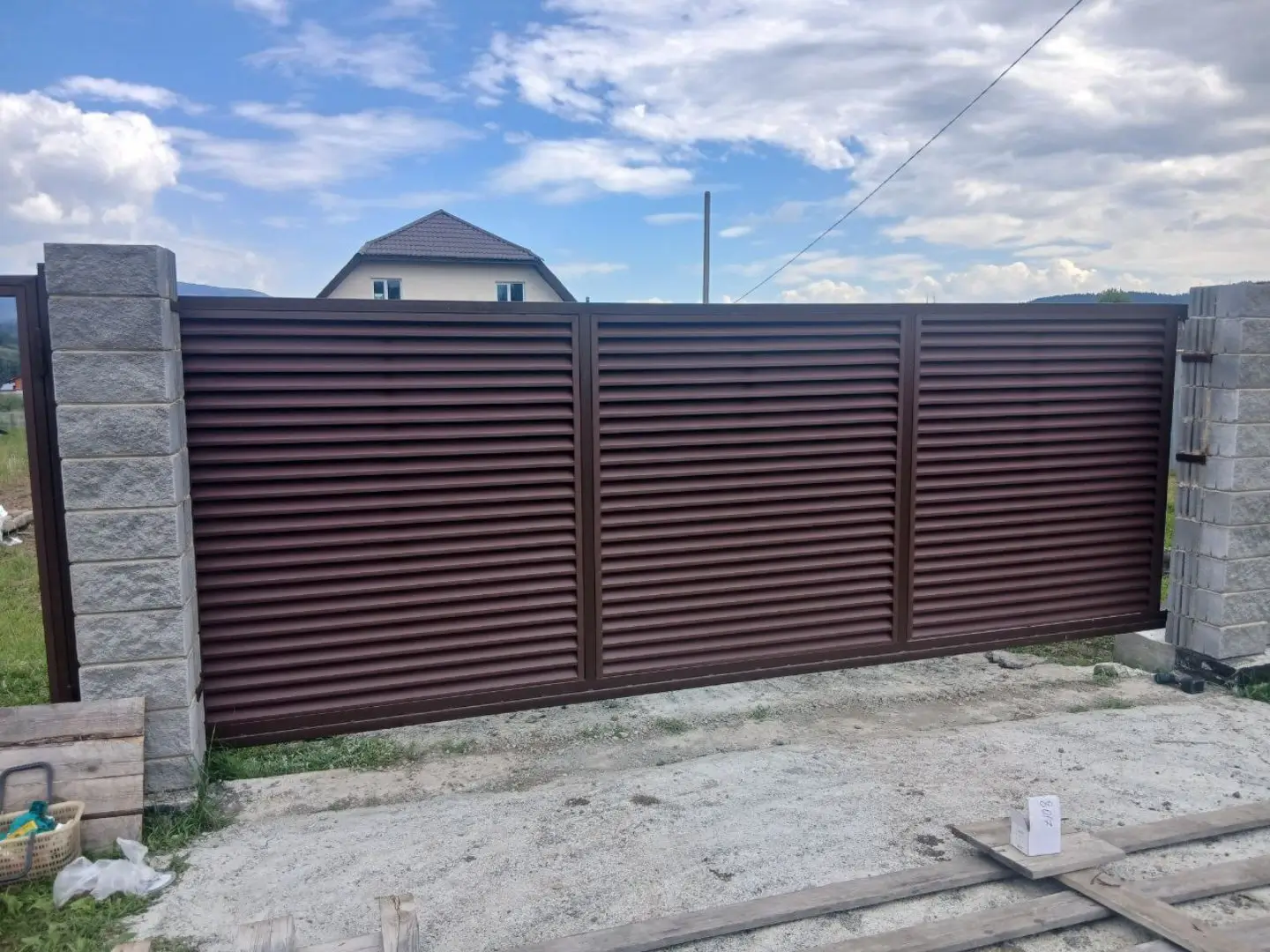Забор-жалюзи из ламелей ЭКО-Z 16м RAL8017/8017 Шоколад двусторонний МАТТЕ фото 11 в Нижнем Новгороде